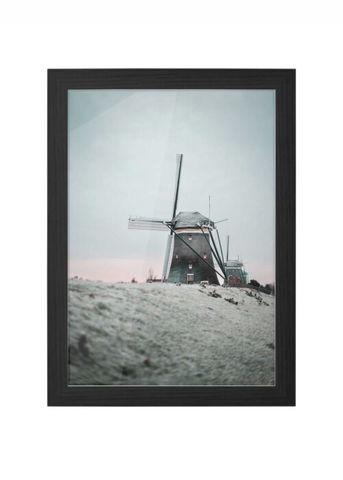 molen in de winter fotografie poster ingelijst in zwarte lijst
