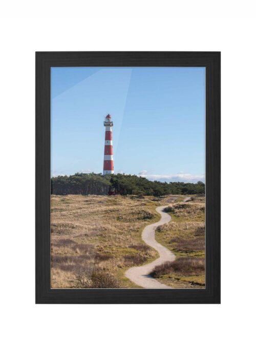 vuurtoren bornrif gezien vanaf het tromppad fotografie poster ingelijst in zwarte lijst