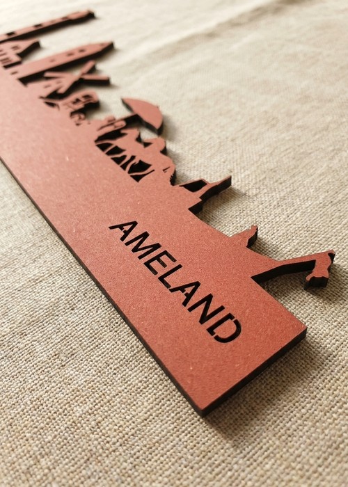 Rode houten skyline van Ameland – rood MDF