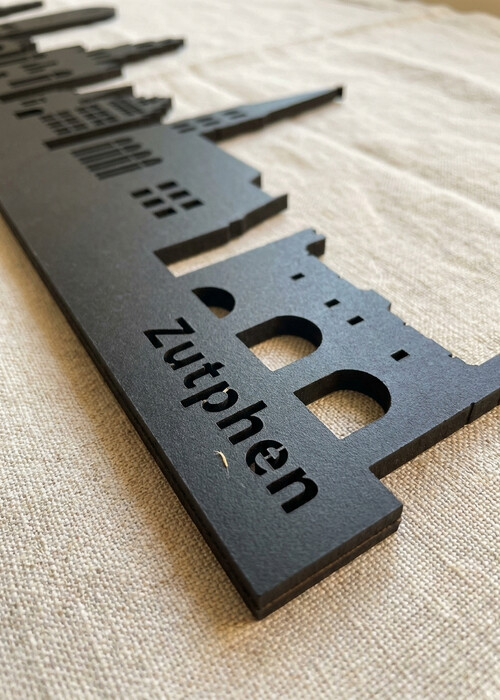 Zwarte houten skyline van Zutphen in zwart MDF